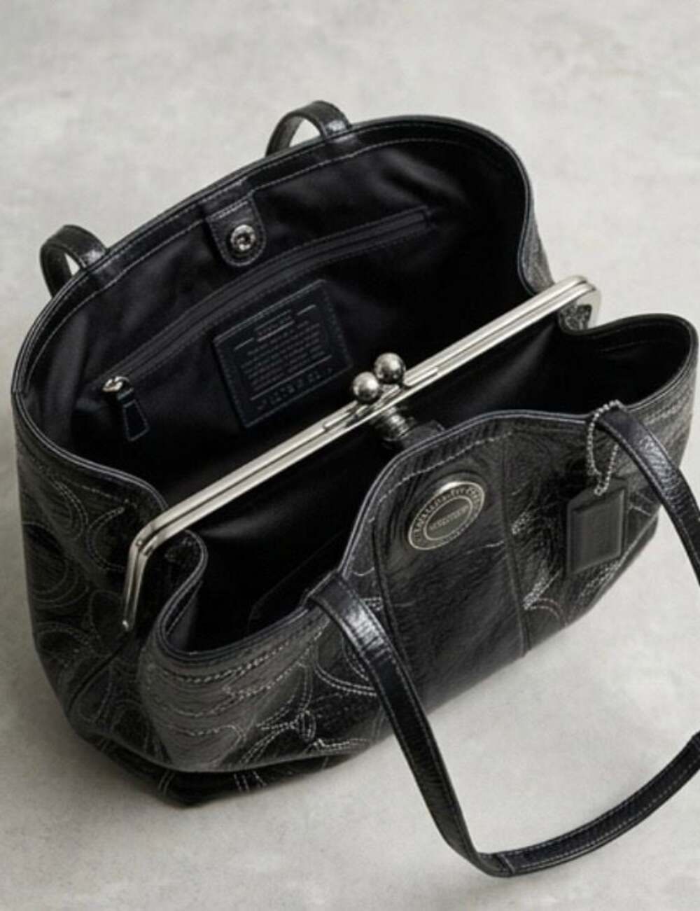 RARE Coach Audrey Stitched Patent Kisslock Tote - Y2K Vintage Find - Picture 2 of 4